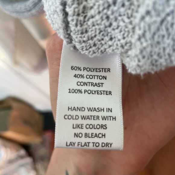 Gibson Long Sleeve Shirt Size Small - Picture 2 of 7